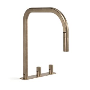Figura Form Deck Mount Sink Tap Set w. Pull Out Spray